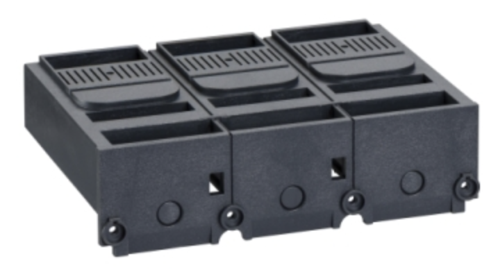 LV432591 Schneider Electric Imagen del producto LV432591 Cubrebornes cortos, Compact NSX 400/630, paso 45 mm, IP40, 3 polos