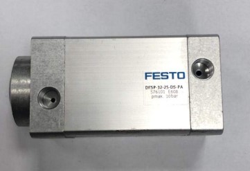 576101